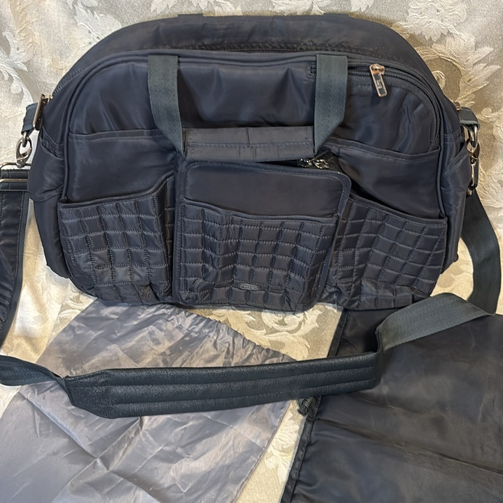 Lug Tuk Tuk carry all bag trolley strap, shoulder strap, change pad, shoe bag